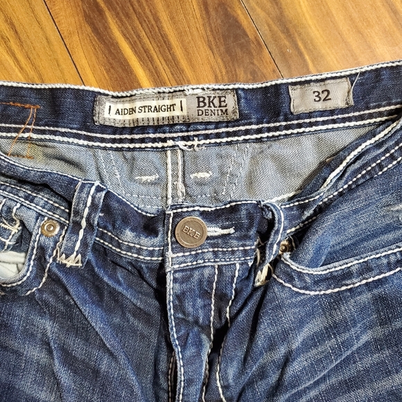 Capris - Picture 2 of 3